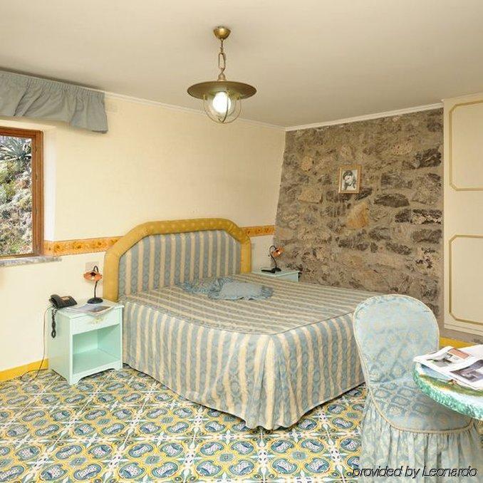 ホテル ラ ロカンダ デル フィオルド フローレ 部屋 写真